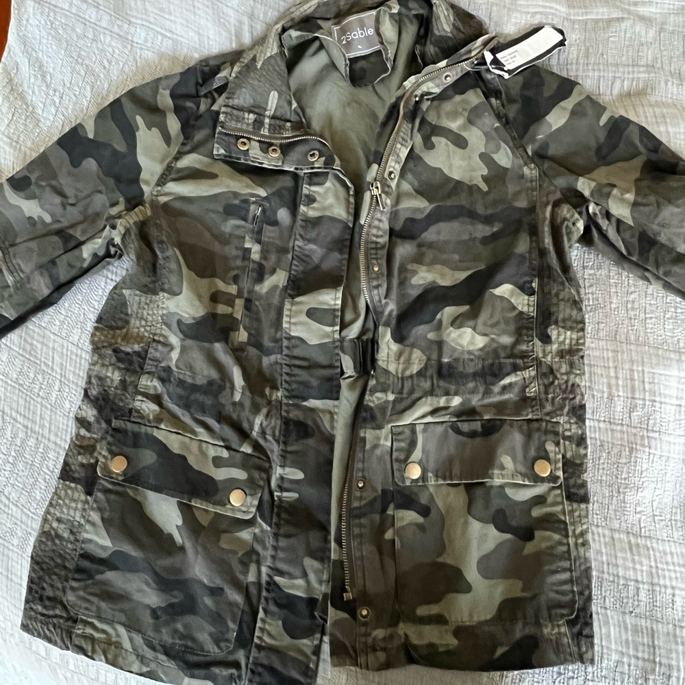 Army green jacket new with tags hoodless